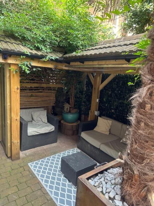 レミントンスパー Quirky Town Centre Hideawayヴィラ エクステリア 写真